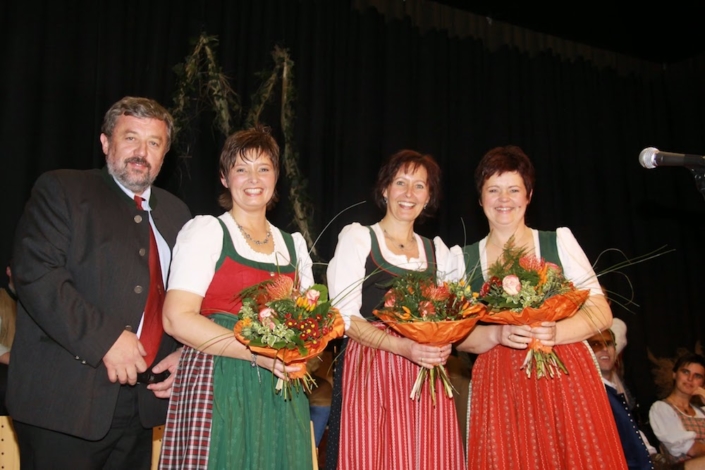 20 Jahre Uttendorfer Sängerinnen 20 Jahre Uttendorfer Sängerinnen